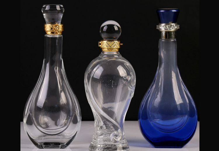 噴涂玻璃酒瓶與普通玻璃酒瓶之間有哪些區(qū)別？